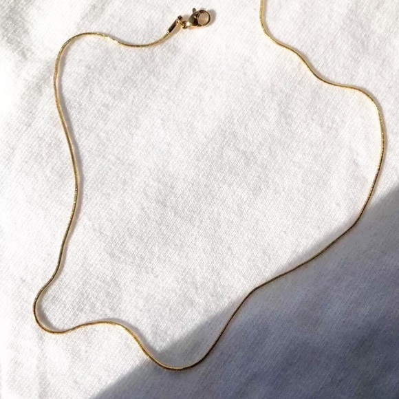 18K Gold Plated Thin Minimal Dainty Necklace - Picture 5 of 12